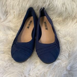Lowe East Side slide shoes